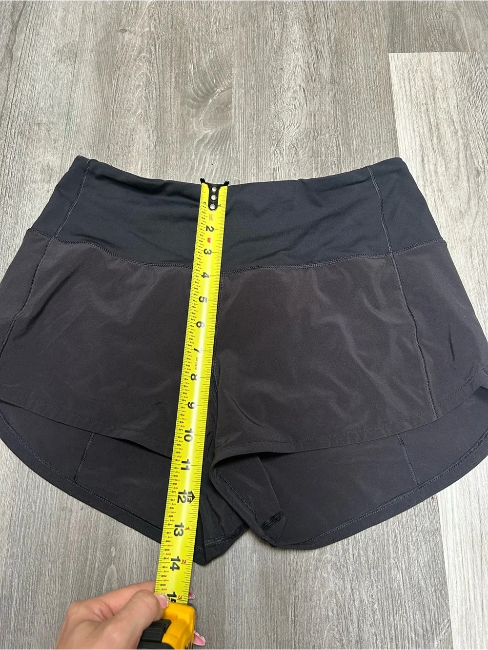 Lululemon speed up high rise shorts - Picture 7 of 7